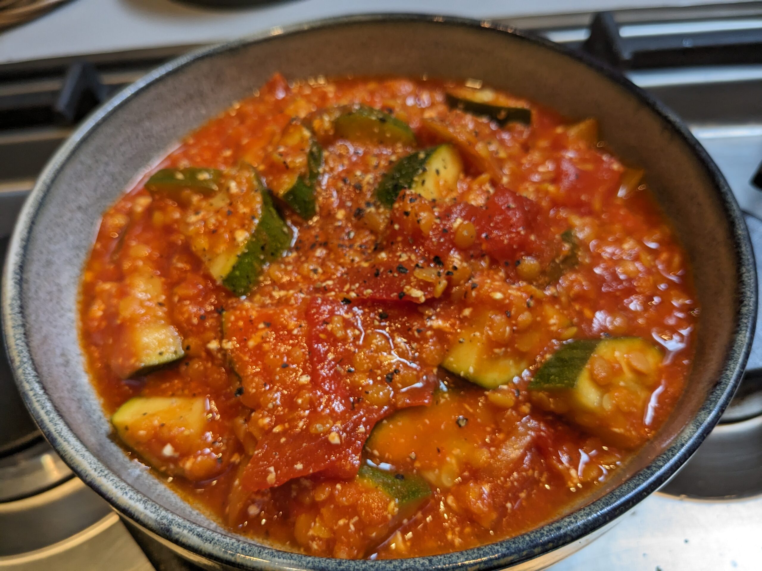 Dahl de lentilles corail aux courgettes et tomates