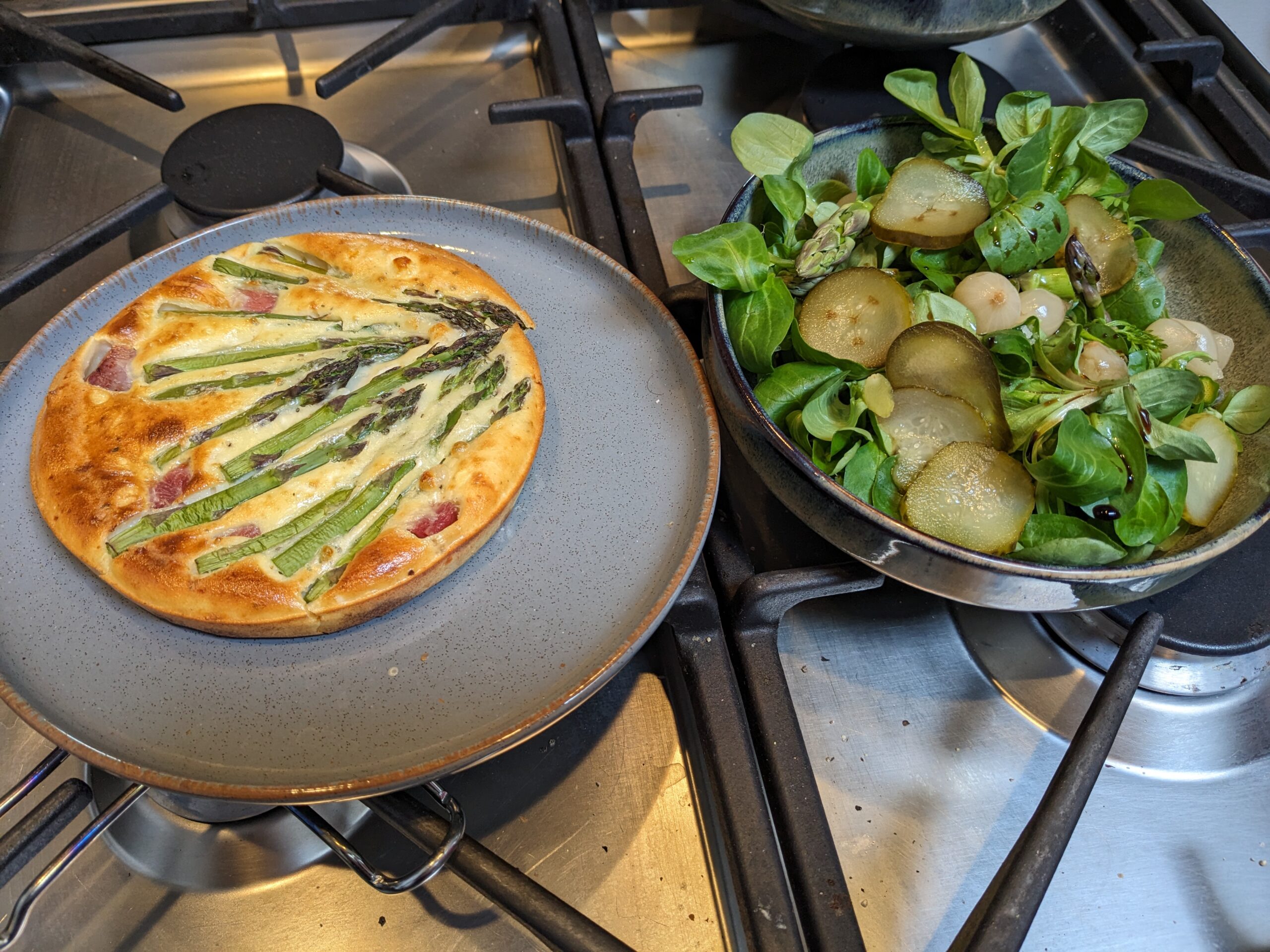 Quiche sans pâte aux asperges