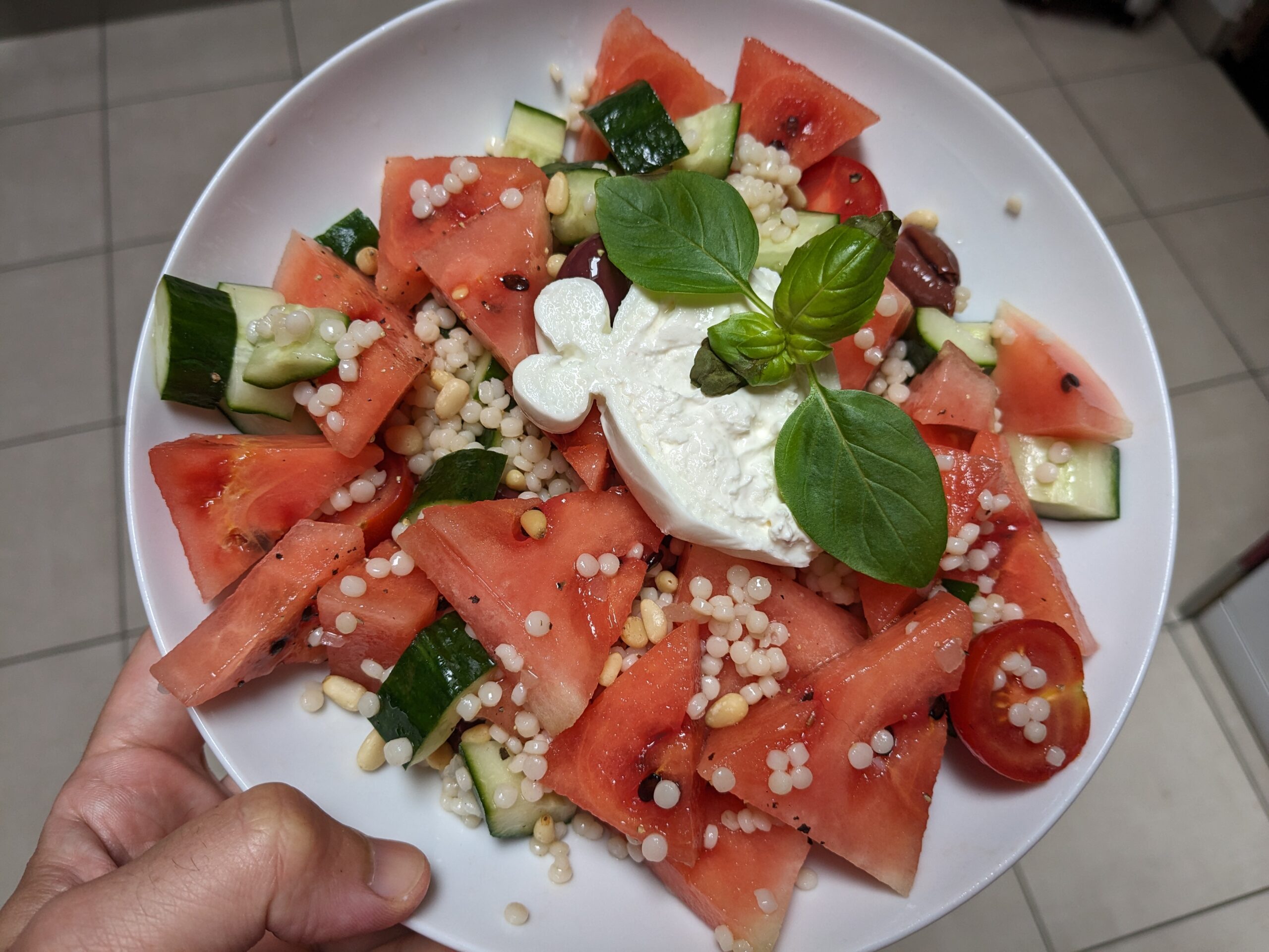 Perles de couscous à la mozzarella et à la pastèque