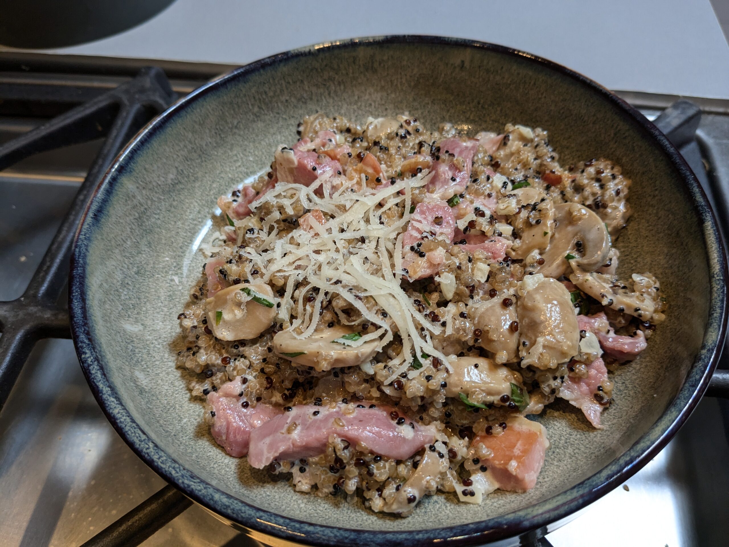 Riz crémeux aux champignons, lardons et estragon